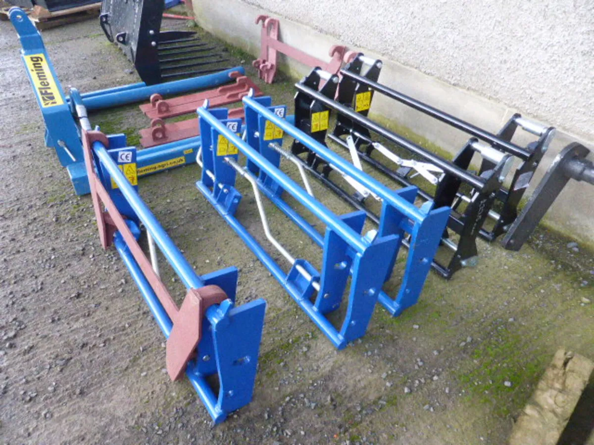 Euro 8 Hitch Loader Head Stock Adaptor - Image 3