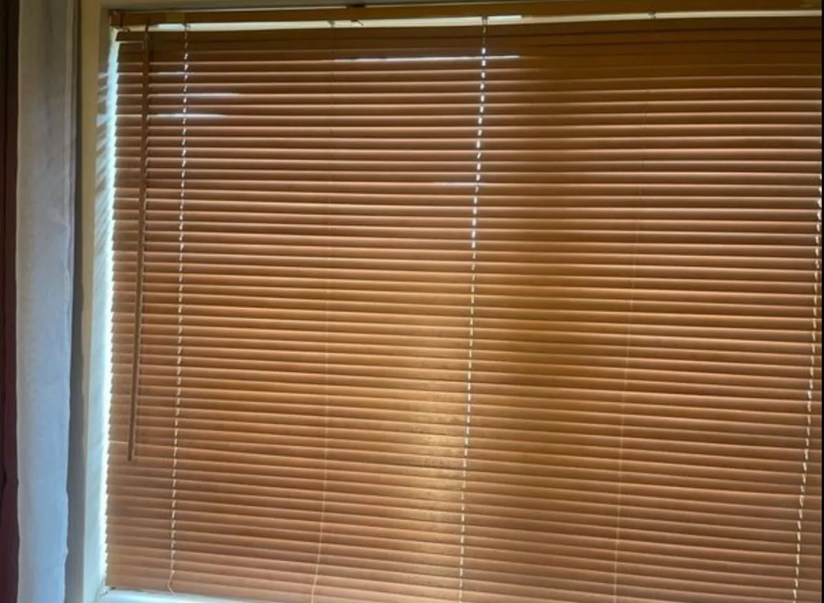 3 Wooden blinds - Image 2