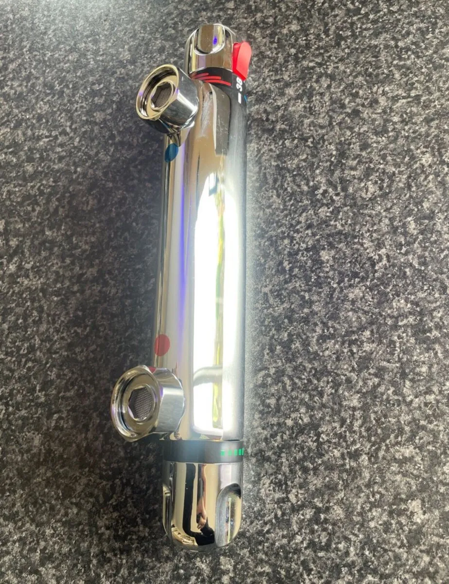 Luxury bath tap mixing valve - Image 3