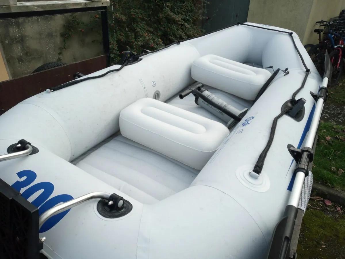 Navigator 300 Boat - Image 1