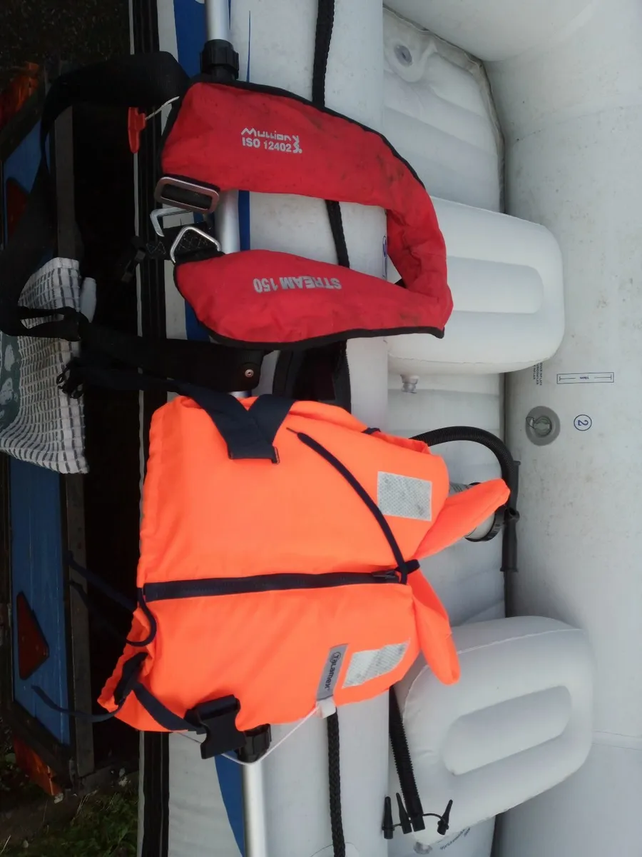Navigator 300 Boat - Image 4