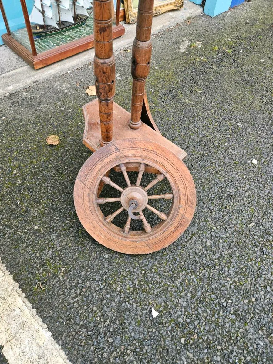 Vintage Oak Spinning Wheel - Image 2