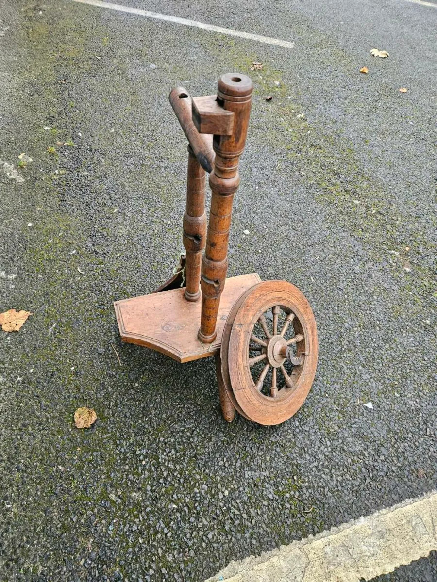 Vintage Oak Spinning Wheel - Image 3