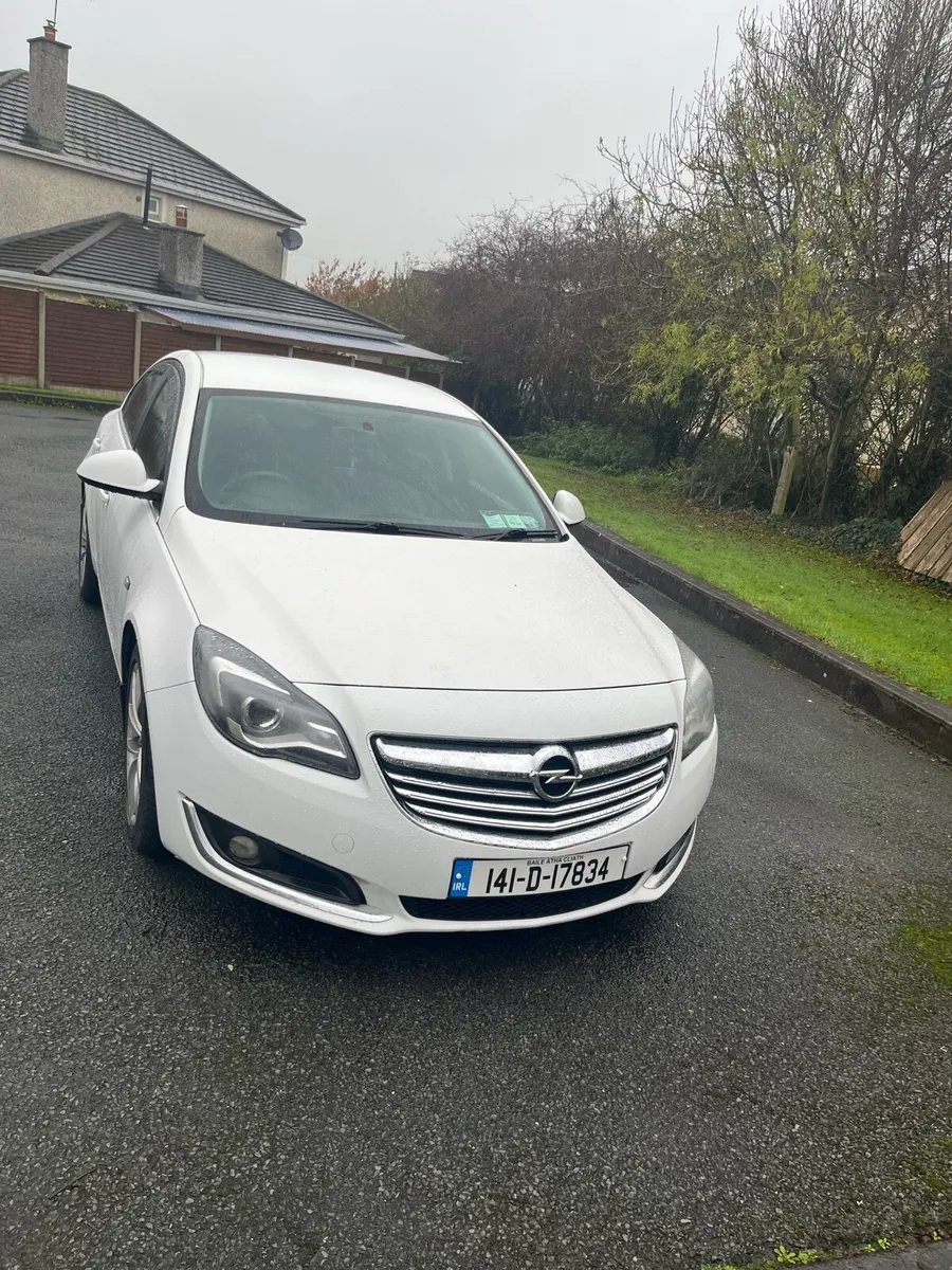 Opal insignia - Image 1