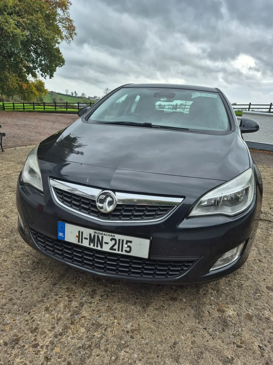 Vauxhall Astra 2011 - Image 1