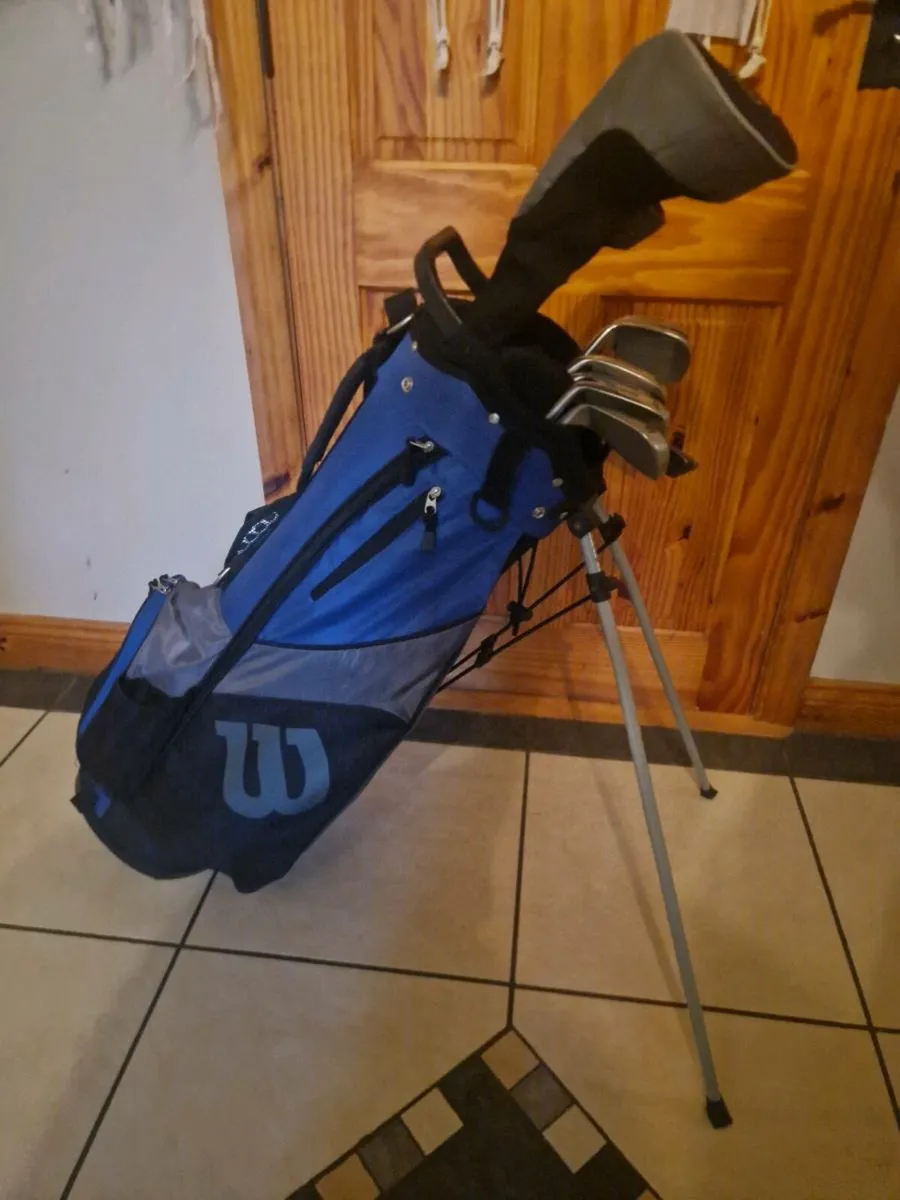 Wilson set of golf clubs - Image 1