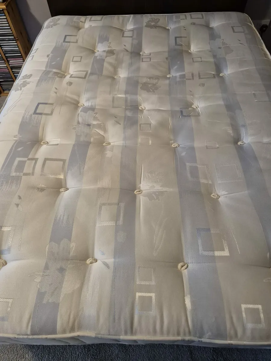 Double bed - Image 1