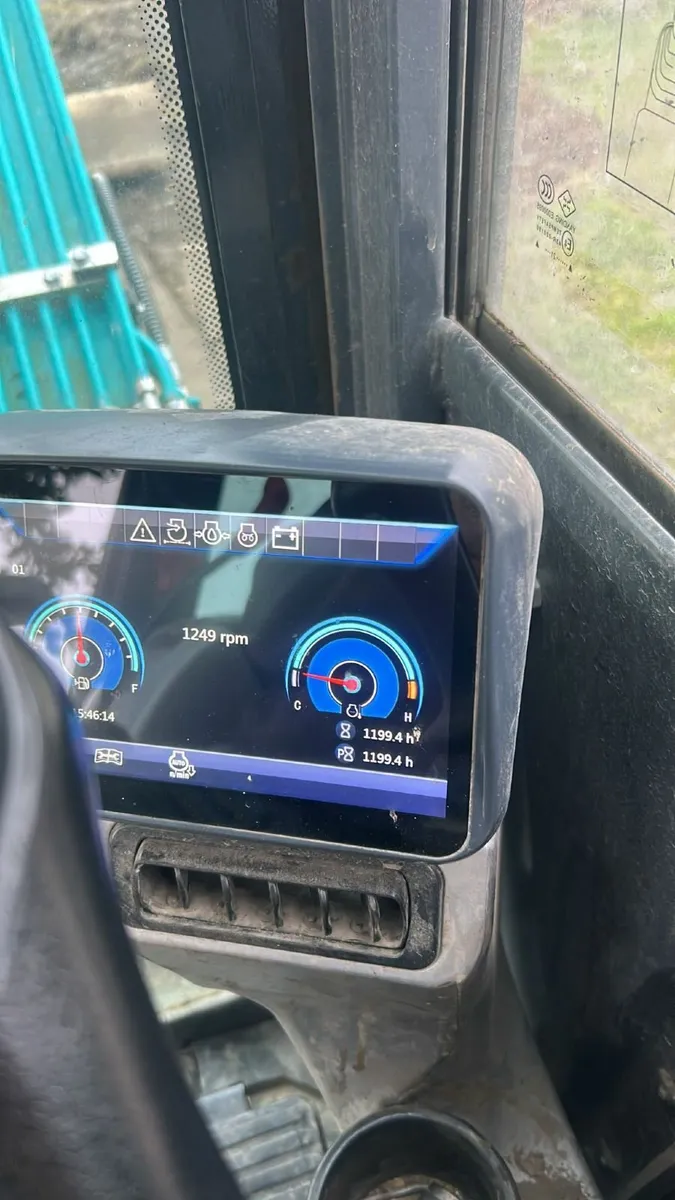 Sunward 3.8T track machine - Image 4