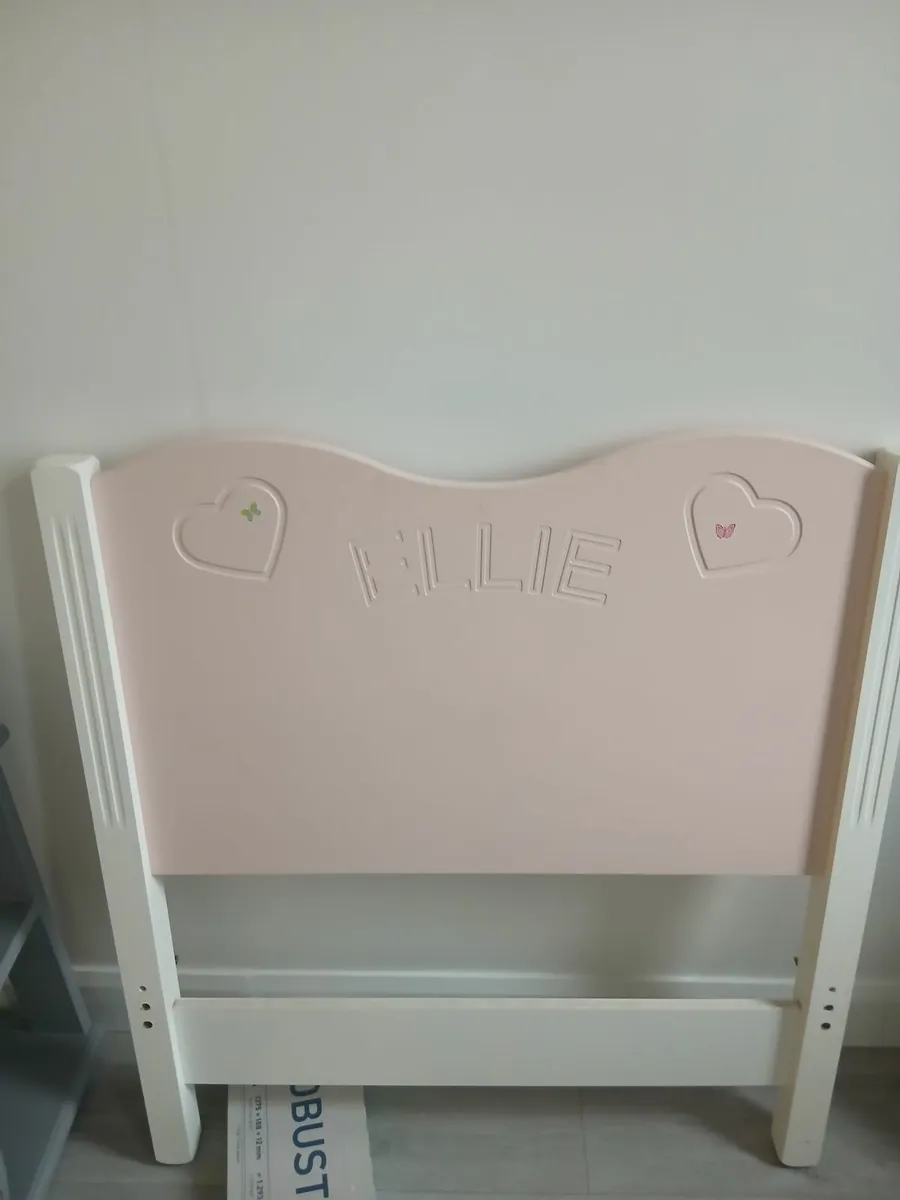 Wardrobe and single bed - Image 3