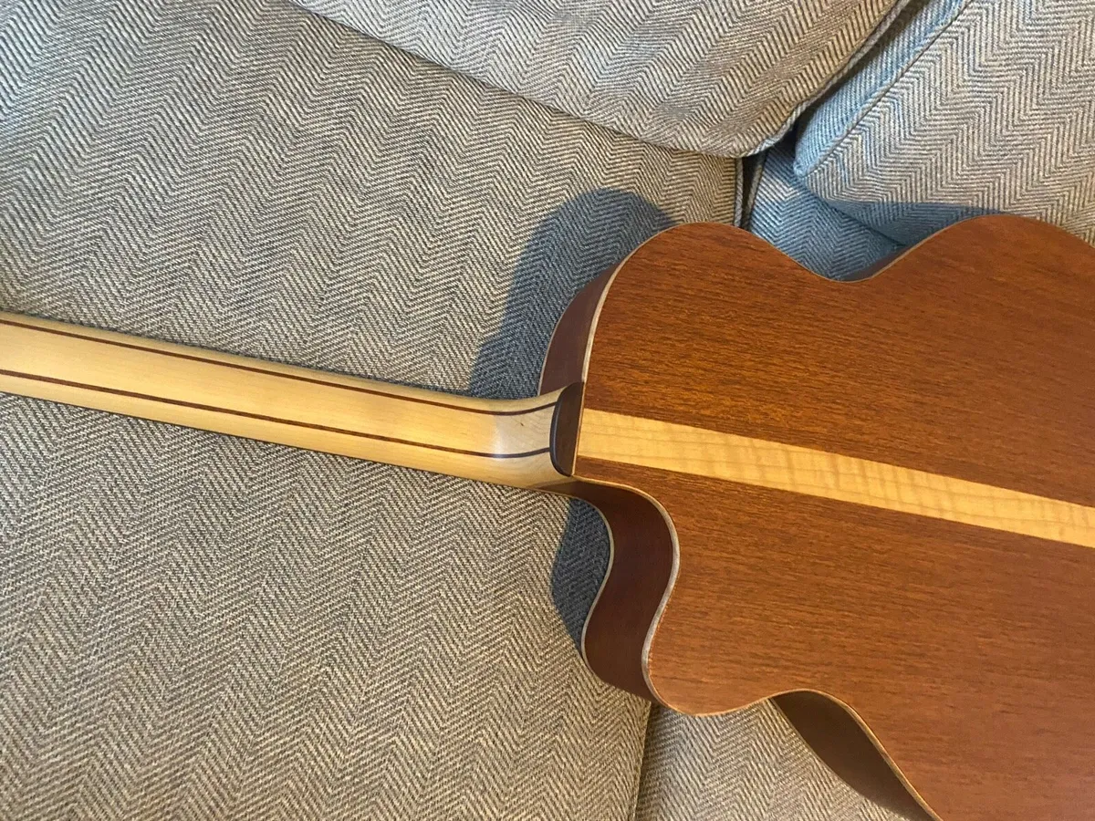 Acoustic guitar - Image 3