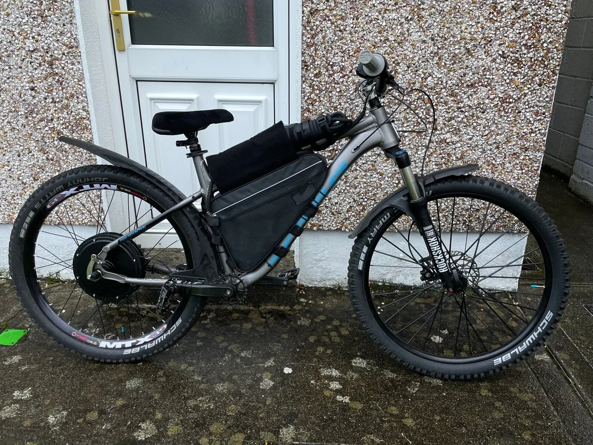 2KW Kona mountain bike 27.5 Large frame - Image 1