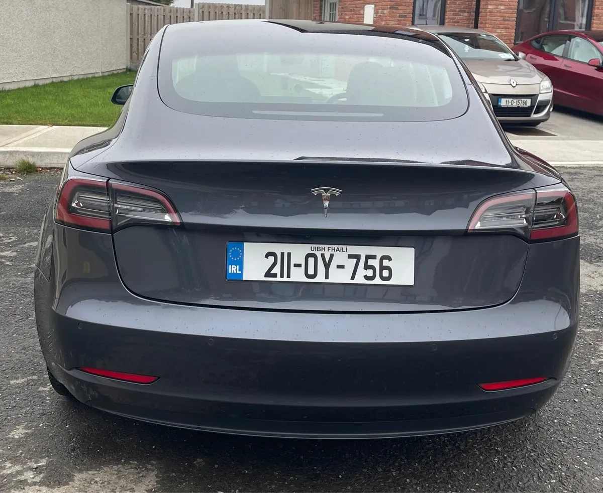 Tesla Model 3 2021 LFP Battery + Heatpump - Image 2