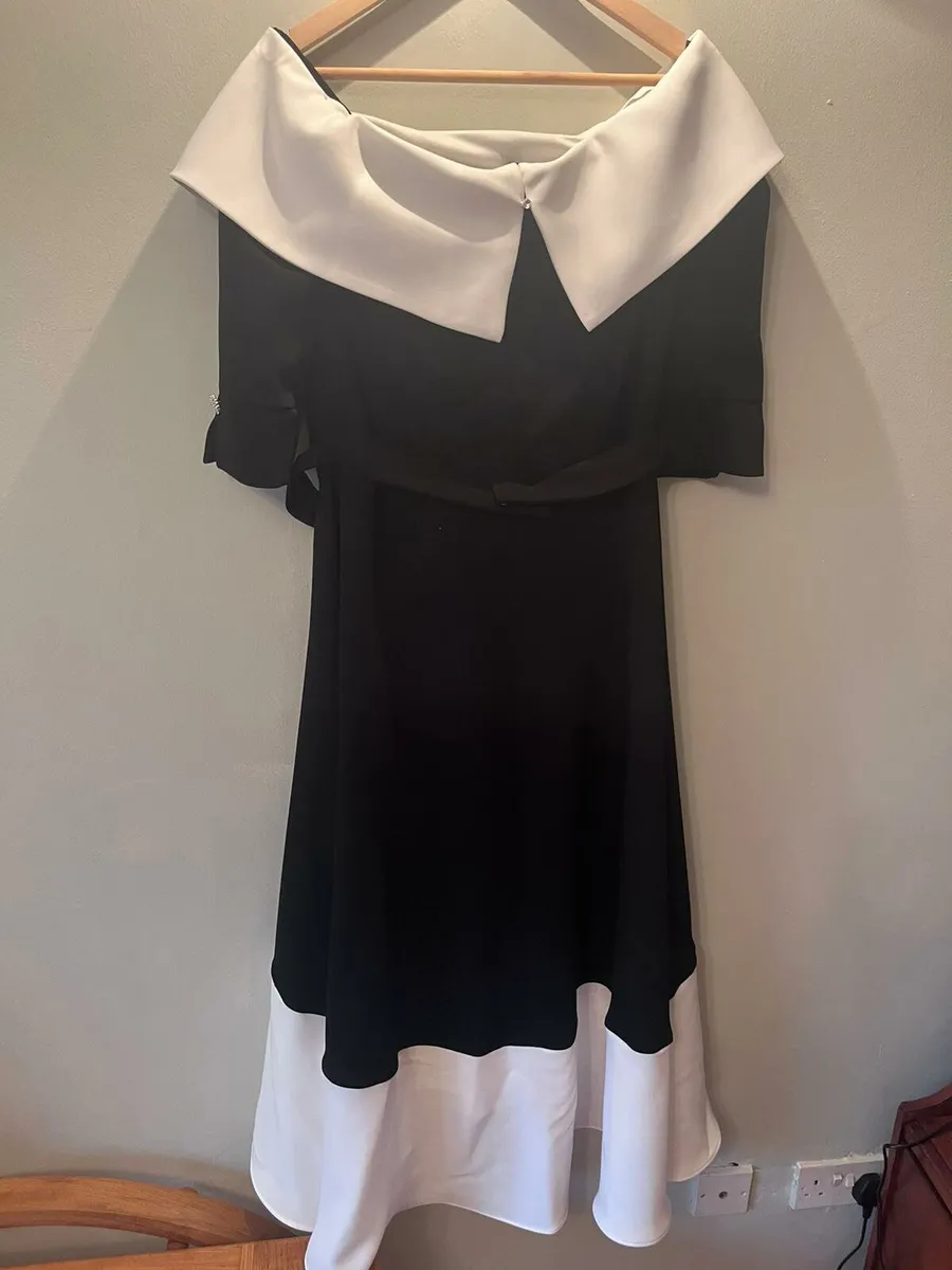 Claudia C Dress with all accessories - Image 3
