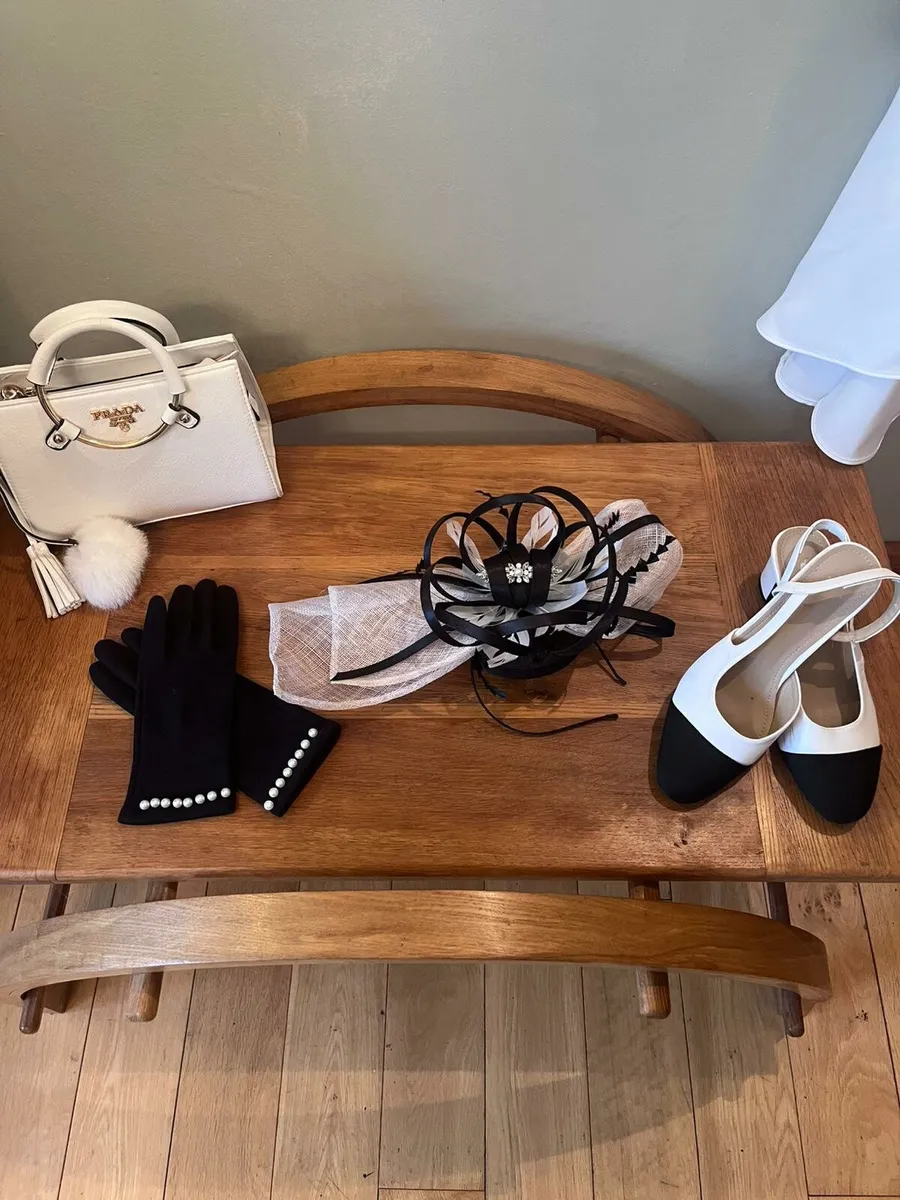 Claudia C Dress with all accessories - Image 4