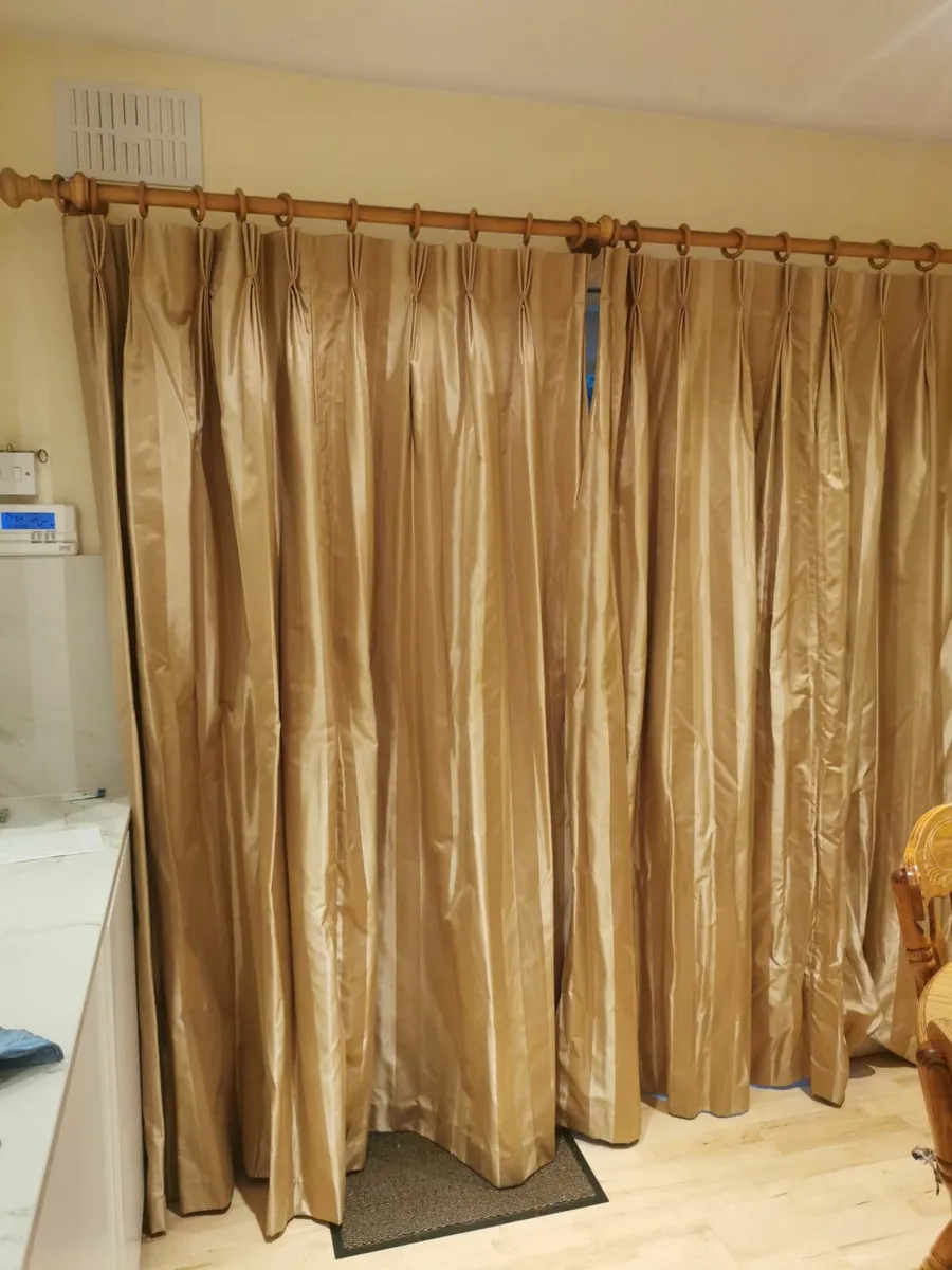 Curtains - Image 3