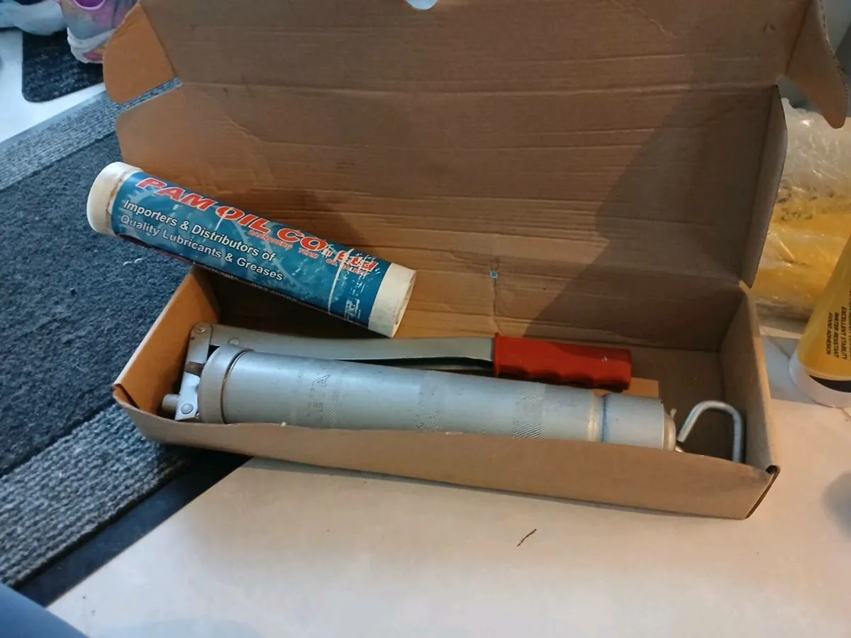 Grease gun hand type - Image 1