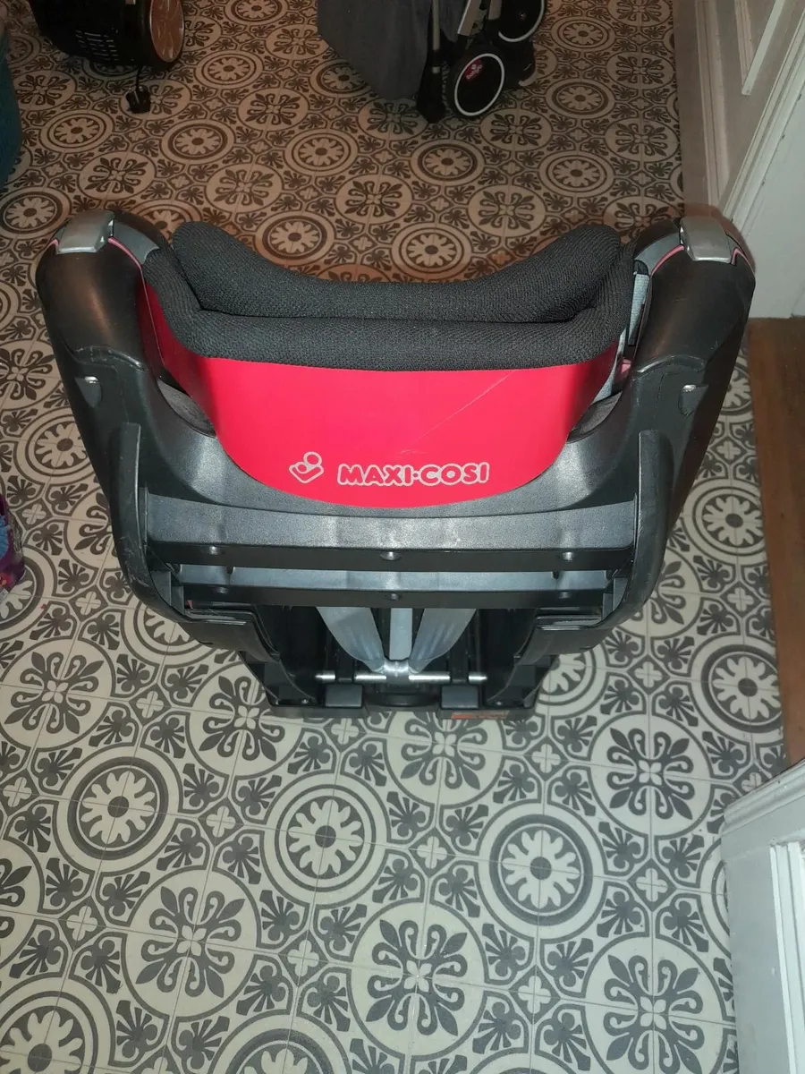 Maxi Cosi Car Seat - Image 2