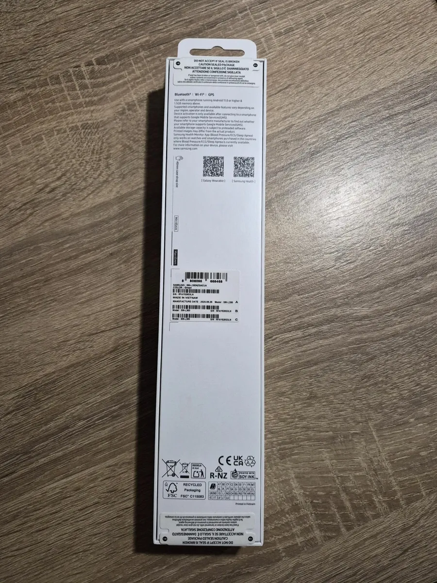 Samsung Galaxy watch7 in green - Image 2