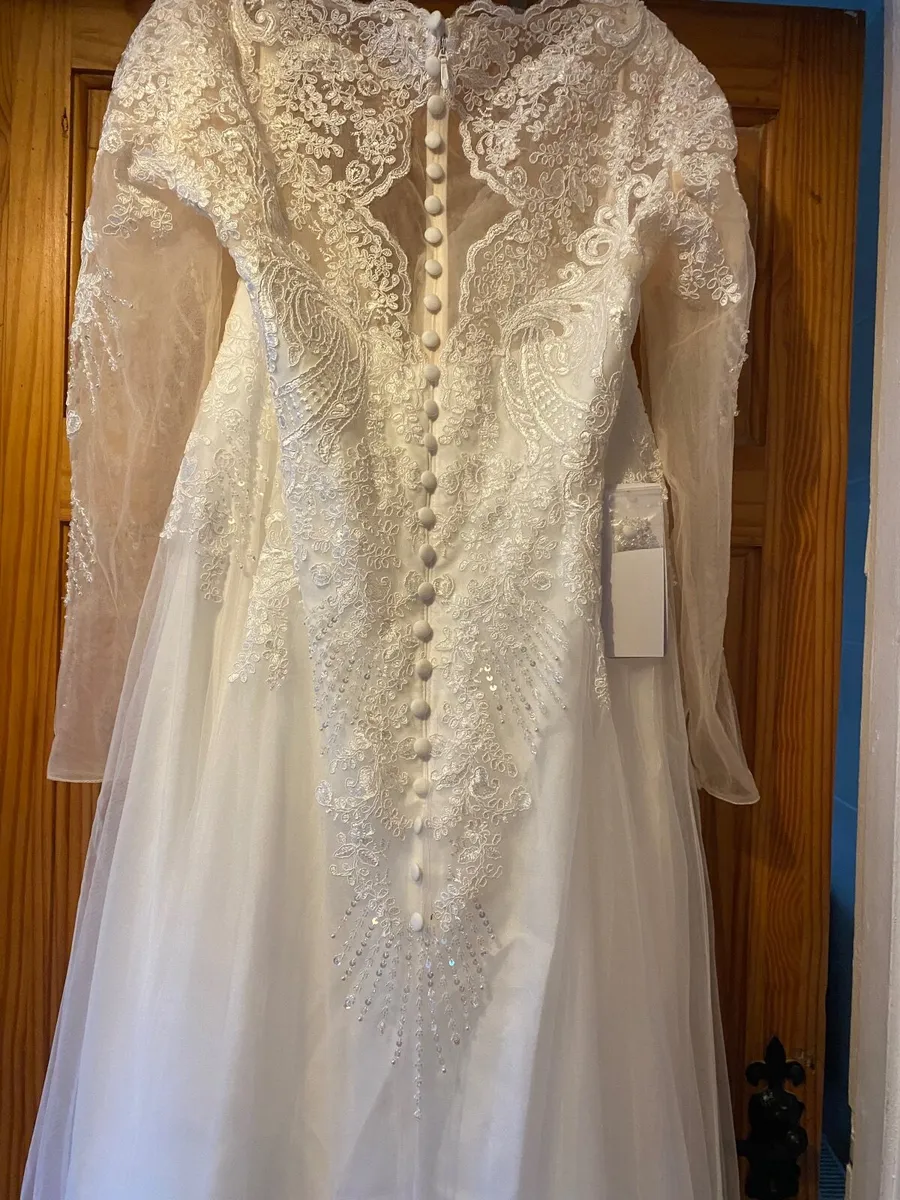 Wedding dress - Image 4