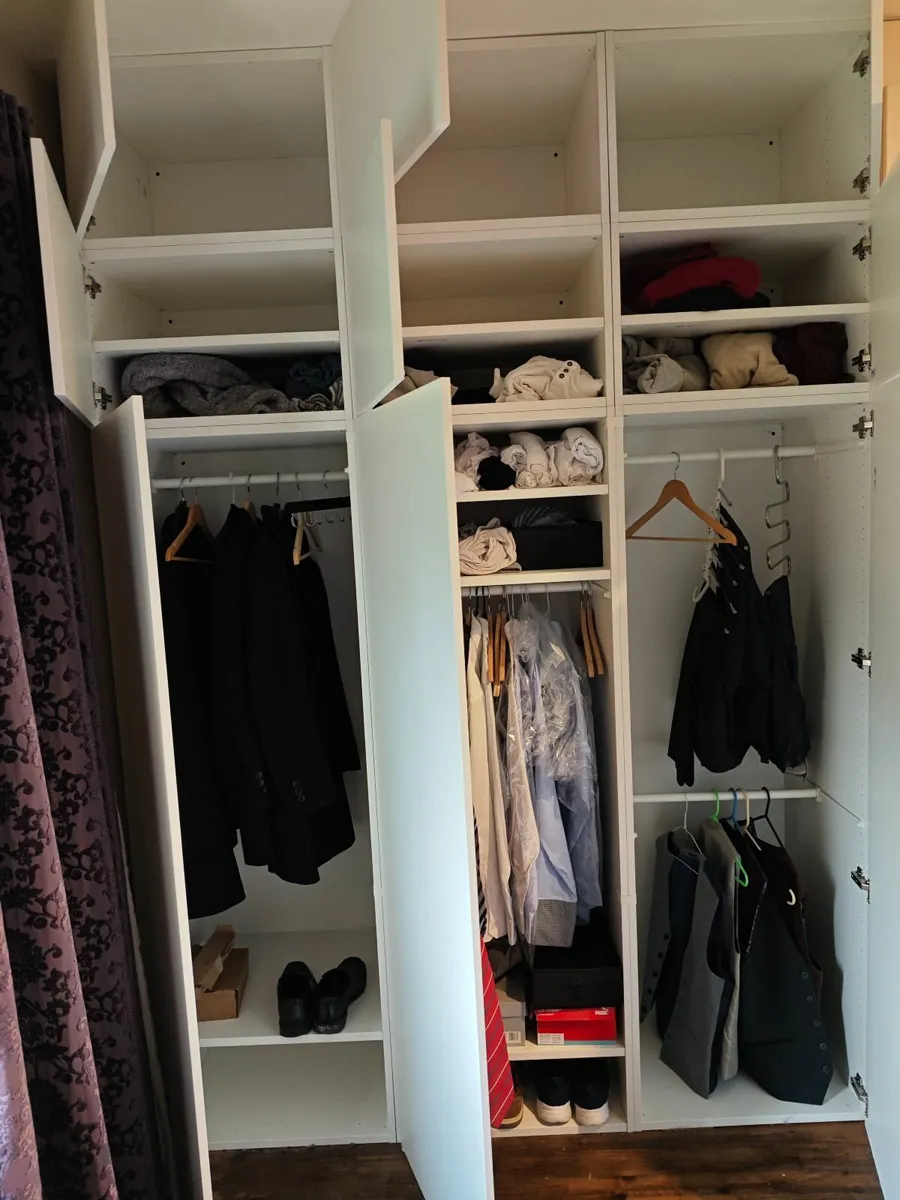 3 Door Wardrobe with storage units on top - Image 1