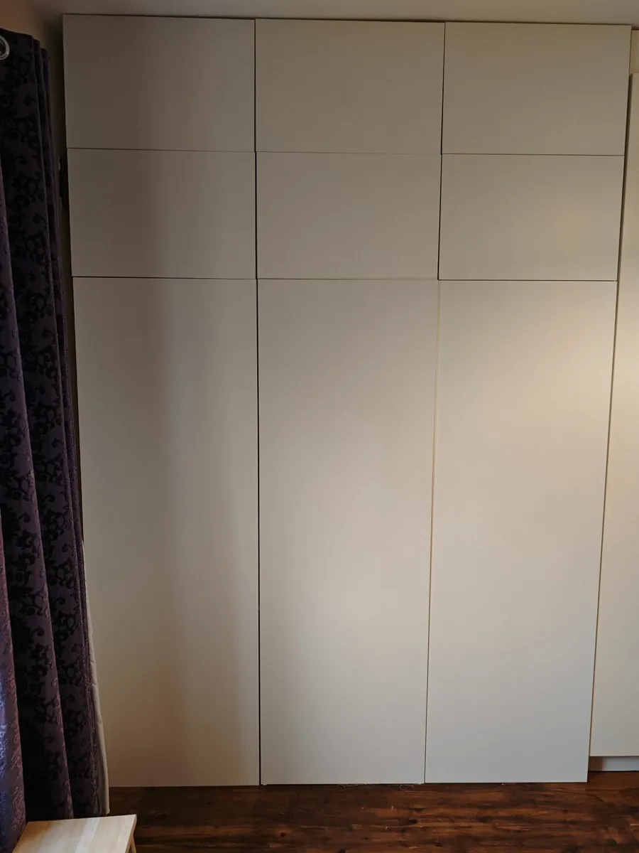 3 Door Wardrobe with storage units on top - Image 2