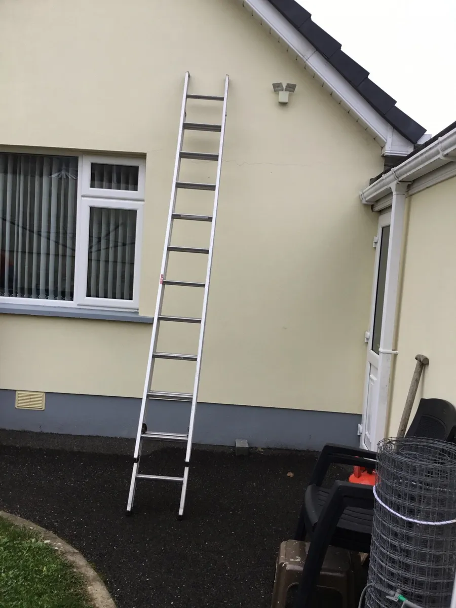 ABRU Starmaster DIY 3.13m ladder, extends to 5.56m - Image 1