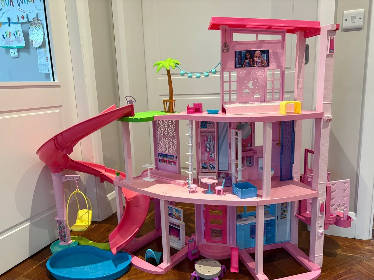 Barbie Dream House (2024) - Image 2