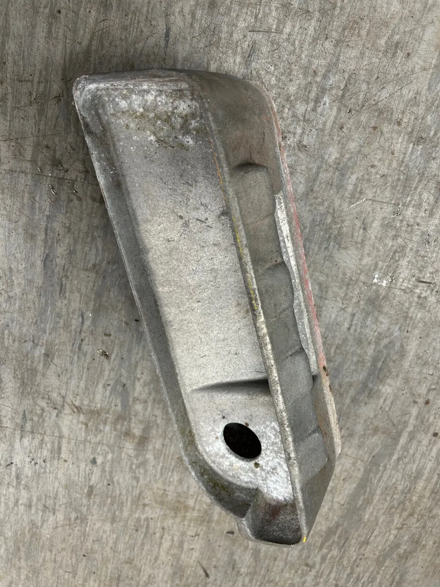 Aluminium MF 135 165 175 178 185 Mudguard Handles - Image 3