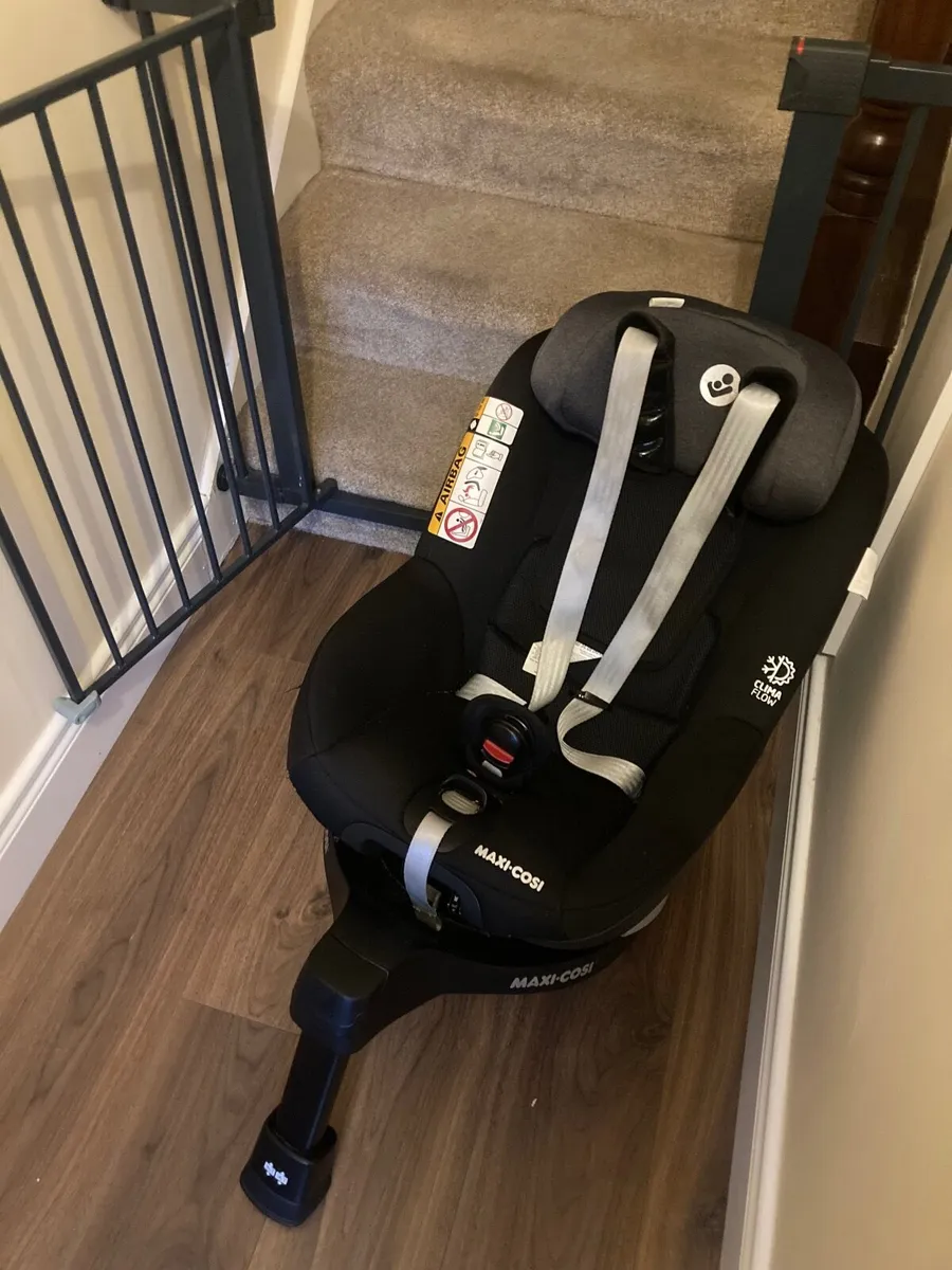 Maxi Cosi car seat 12 months-4 years - Image 2