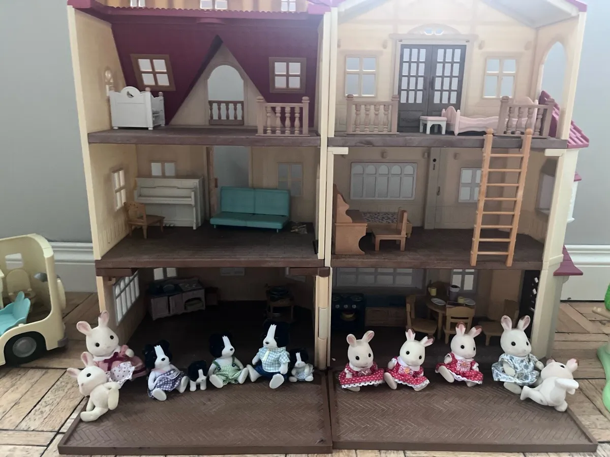 Sylvanian house with caravan - Image 1