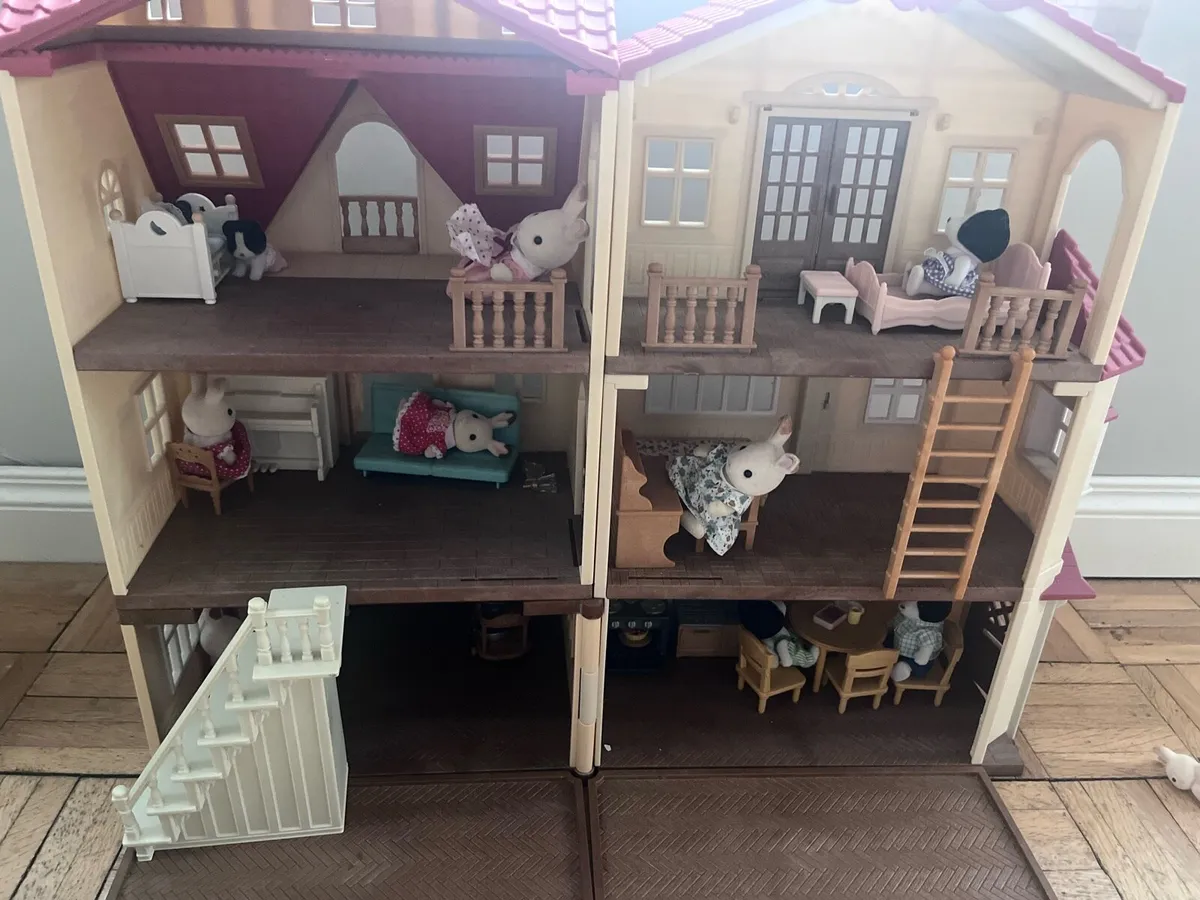 Sylvanian house with caravan - Image 4