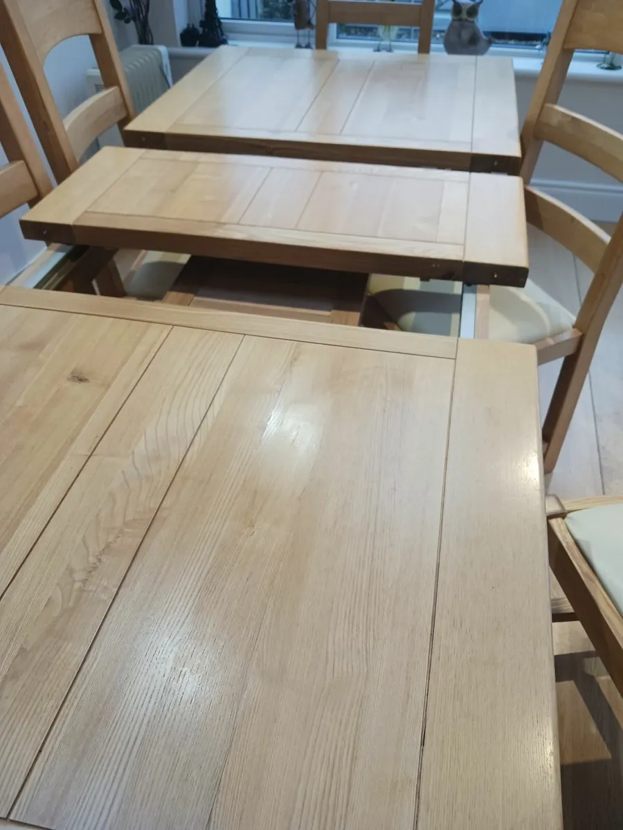 Table and 6 chairs  solid Oak extendable - Image 3