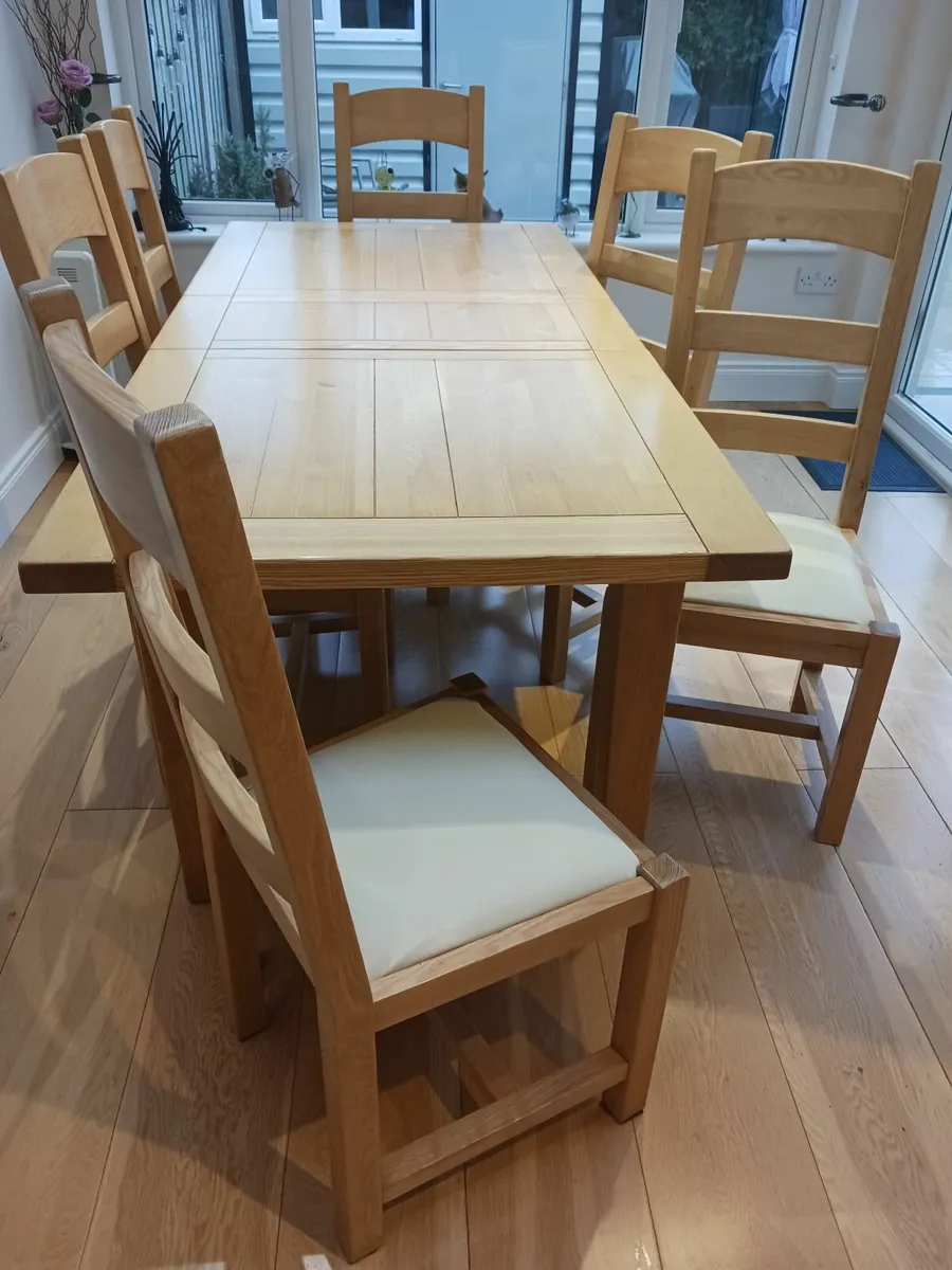 Table and 6 chairs  solid Oak extendable - Image 4