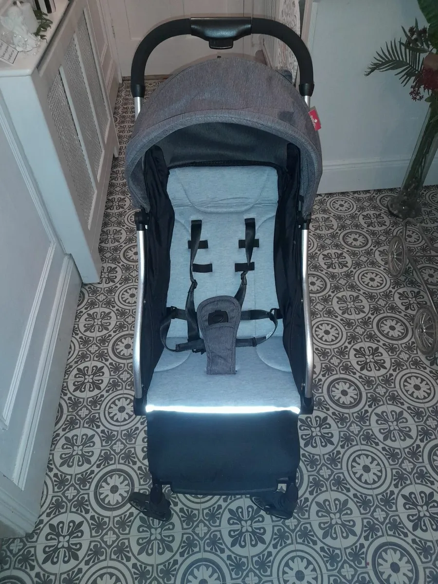 Lightweight Baby Stroller - Image 1