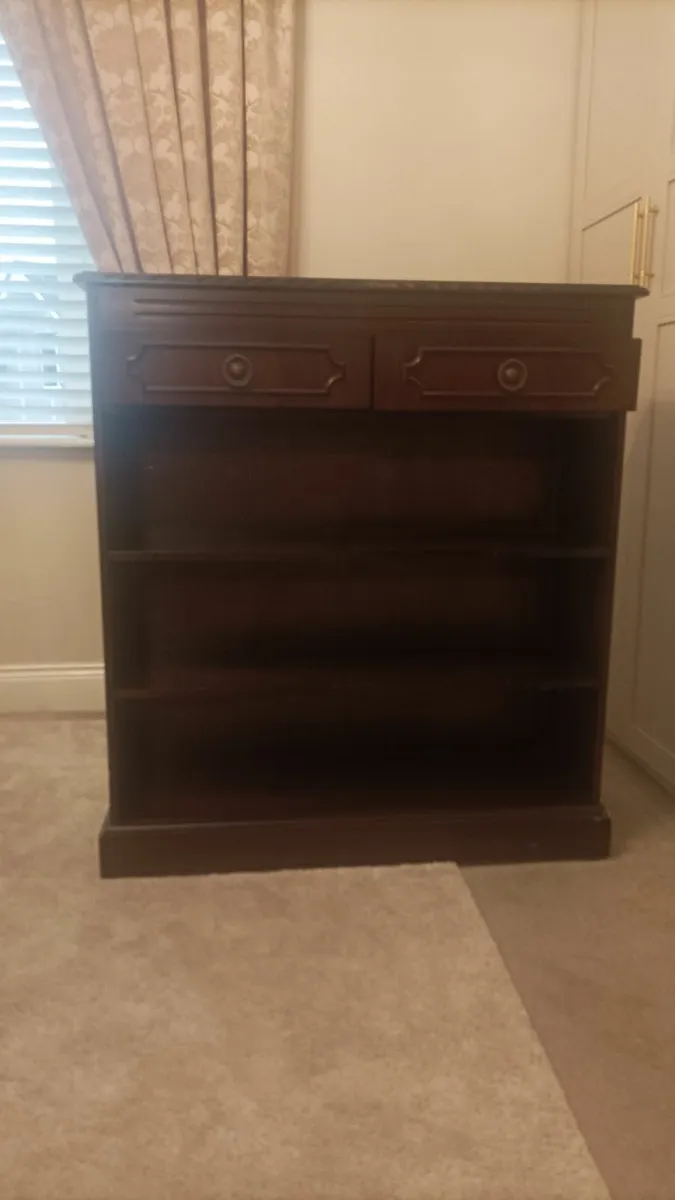 3 shelves, 2 drawer mahogany bookcase. - Image 1