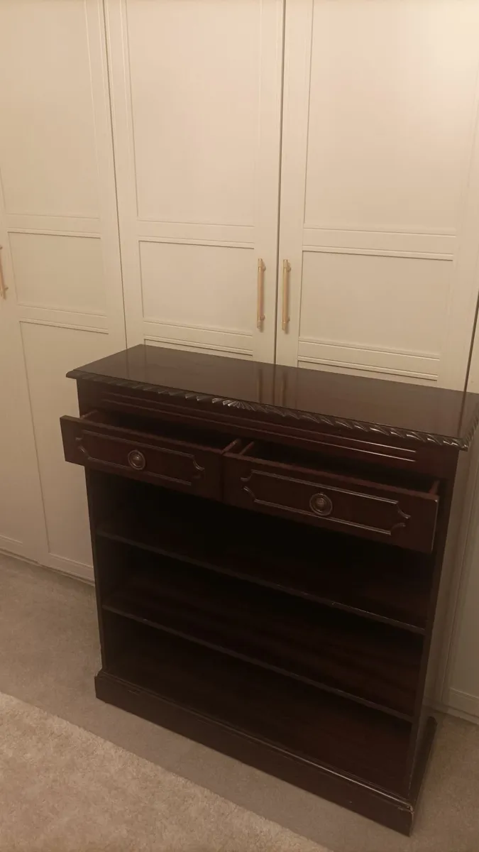 3 shelves, 2 drawer mahogany bookcase. - Image 3