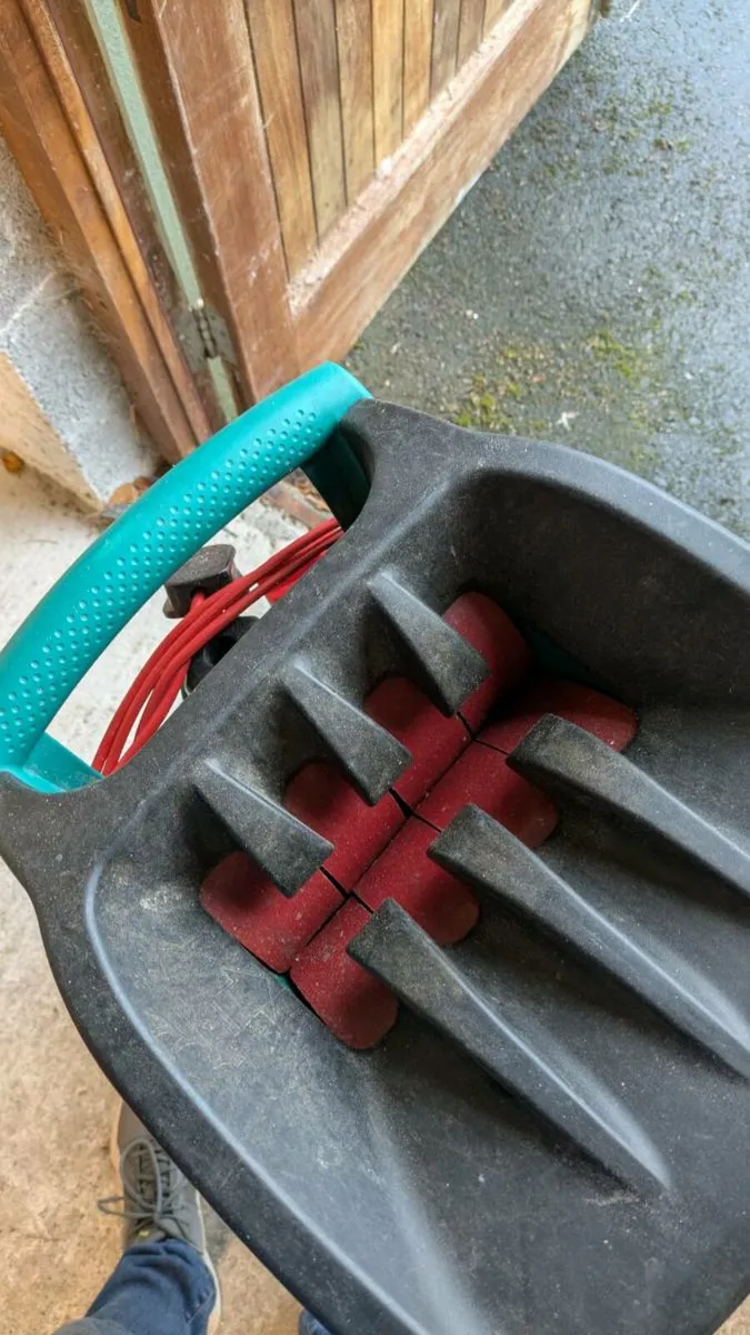 Bosch garden shredder - Image 2