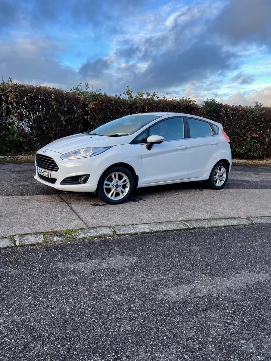 Ford Fiesta 2016 - Image 2