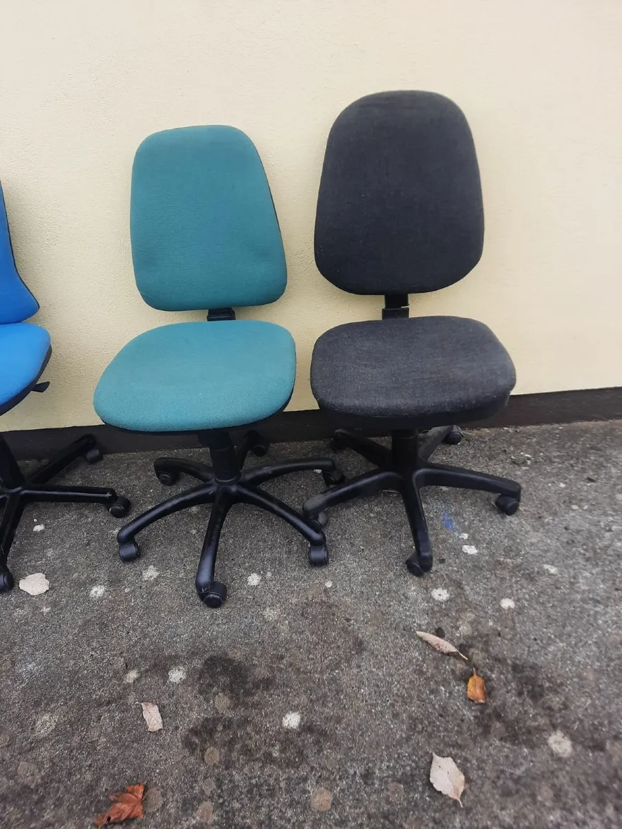 Office chairs - Image 4