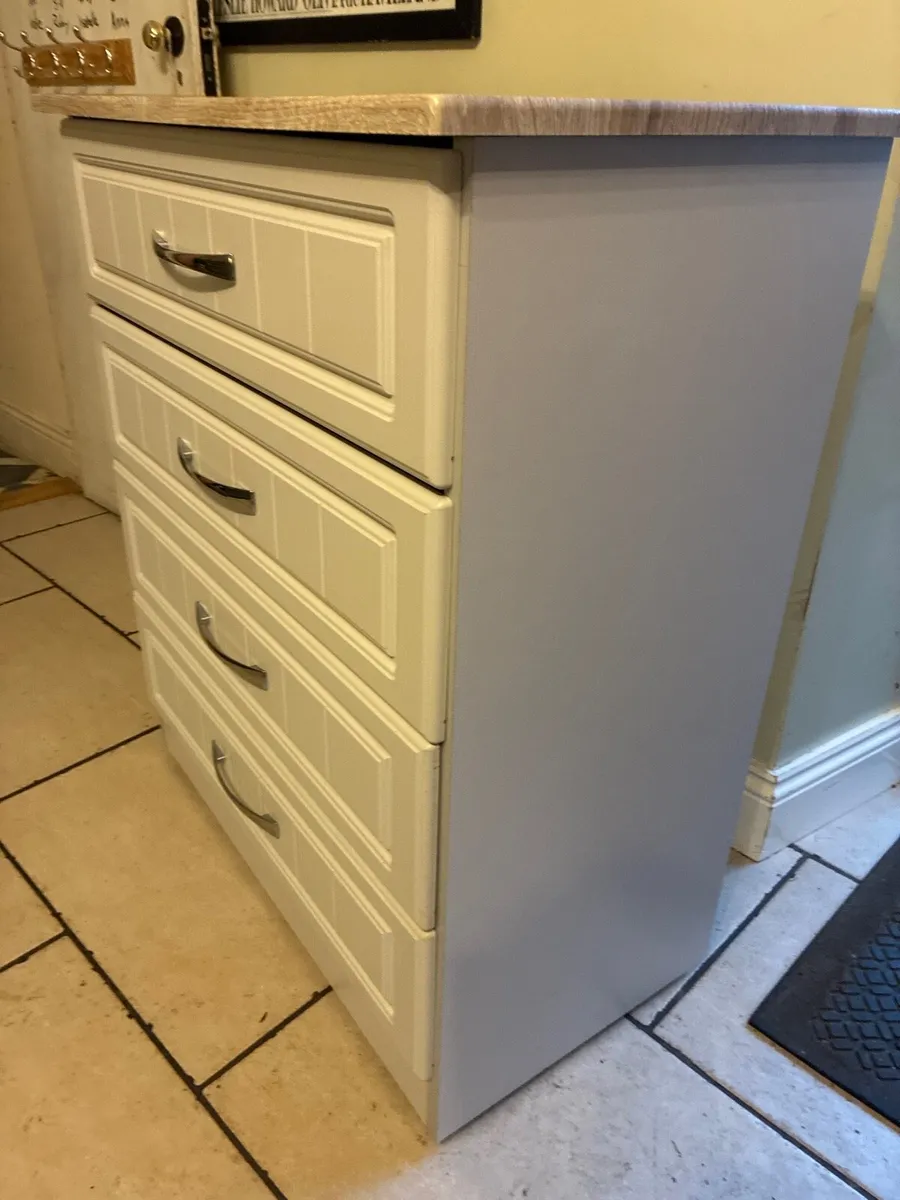Chest of drawers - Image 3