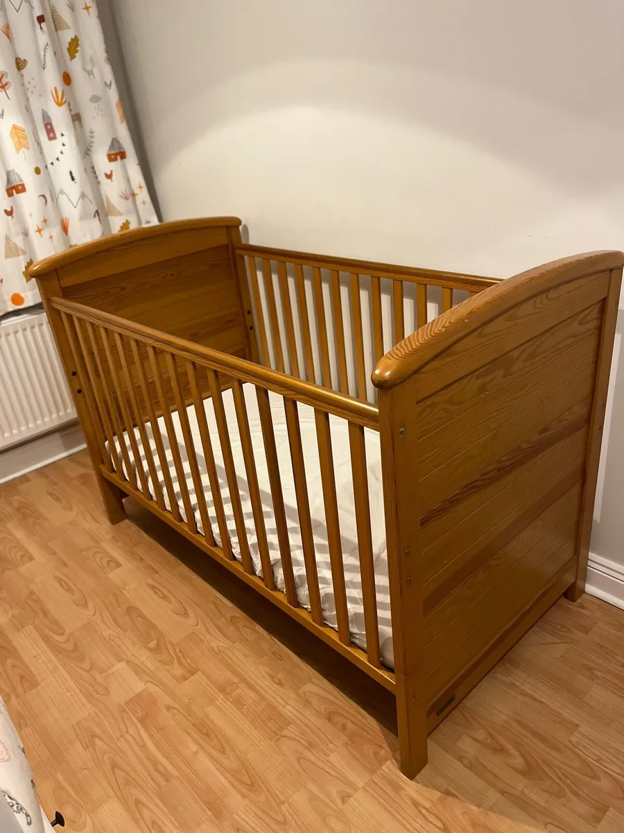 Mamas and Papas Aspen Cot/Bed - Image 2
