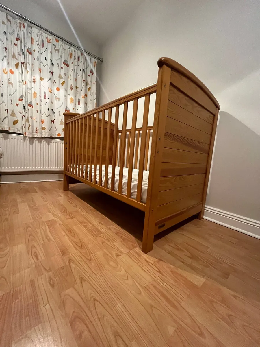 Mamas and Papas Aspen Cot/Bed - Image 3