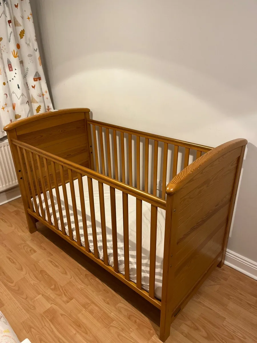 Mamas and Papas Aspen Cot/Bed - Image 4