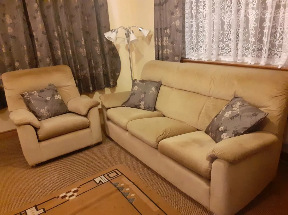 3 piece suite - Image 1