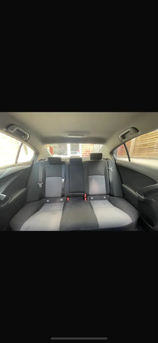 Toyota Avensis - Image 4