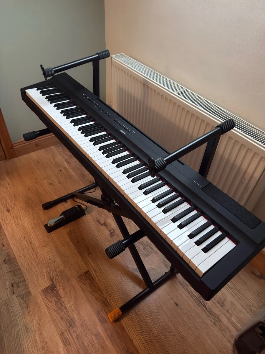 Yamaha P-125 Piano - Image 1