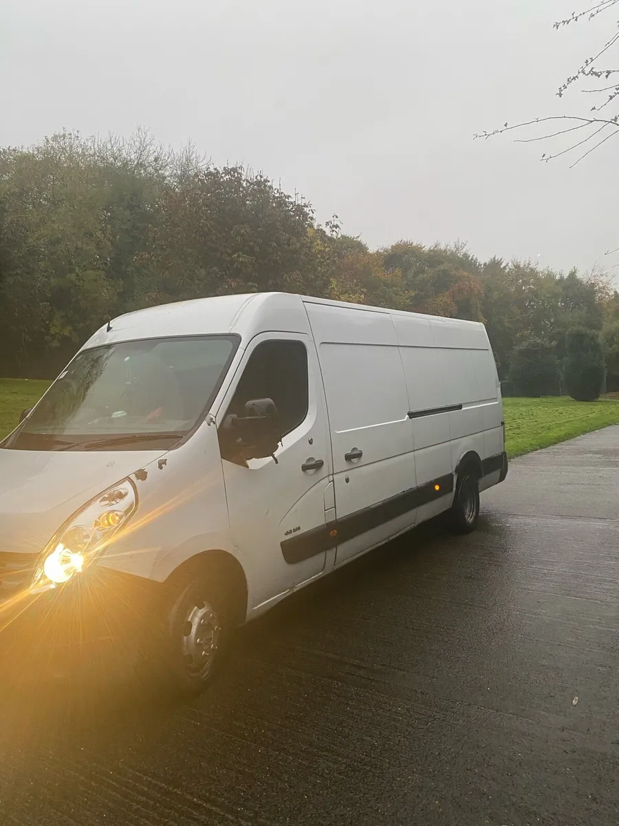 2011 twin wheel renault master - Image 2
