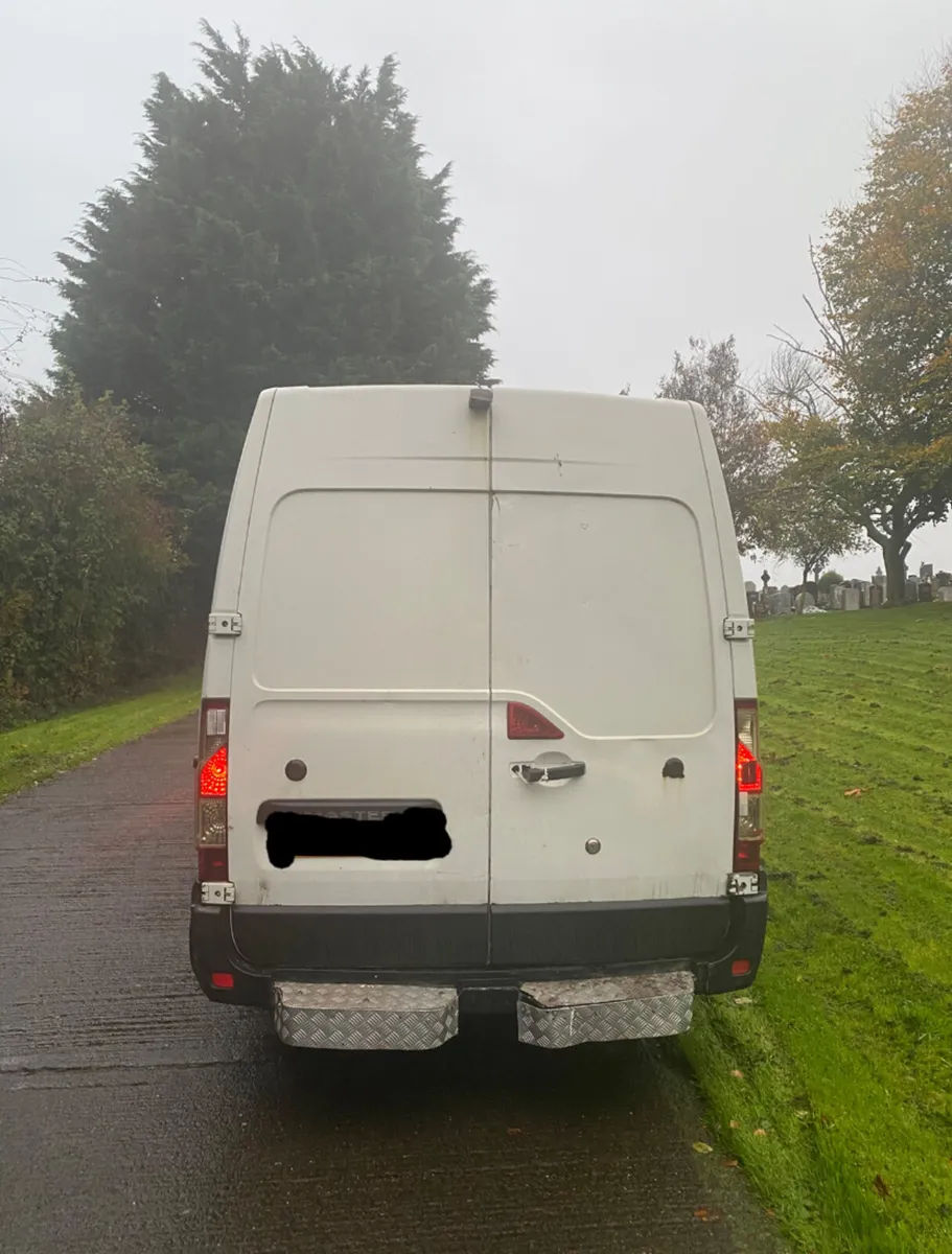 2011 twin wheel renault master - Image 4