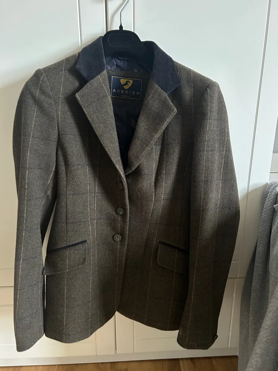 Tweed riding jacket - Image 1