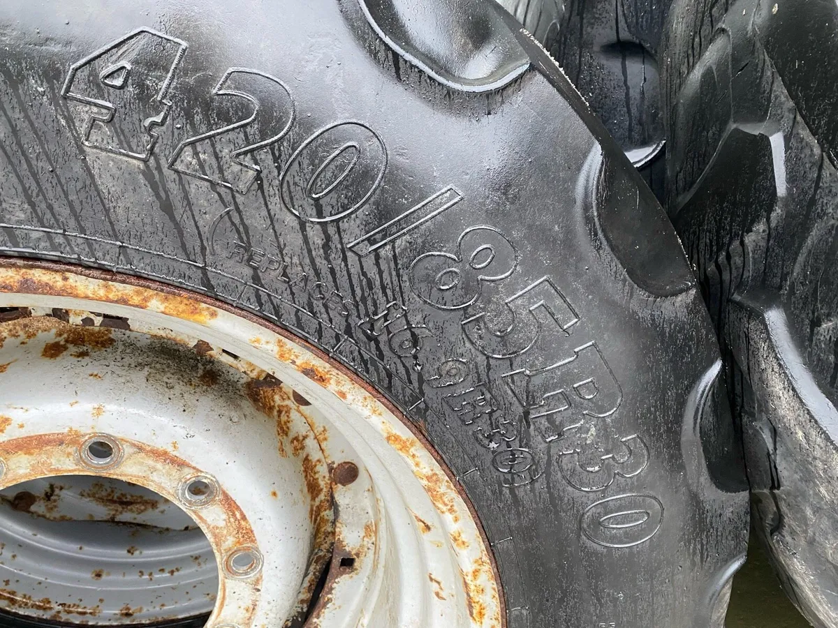 Massey Ferguson wheels & tyres set. - Image 3